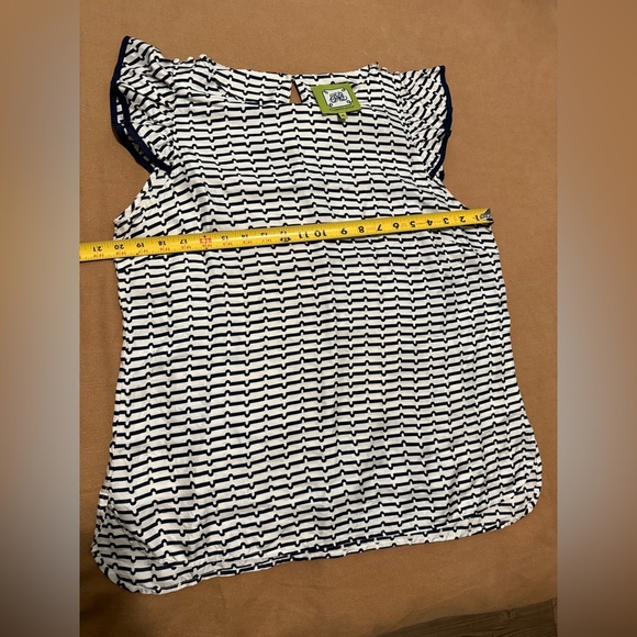 THE SKYE TOP
Elizabeth McKay - Picture 8 of 10